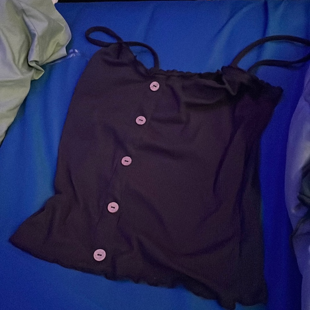No boundaries, black with buttons ruffled bottom